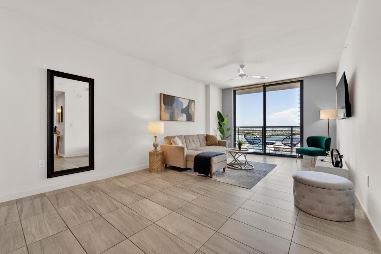 Devereaux Miami Luxury One-Bedroom And Studios Екстериор снимка
