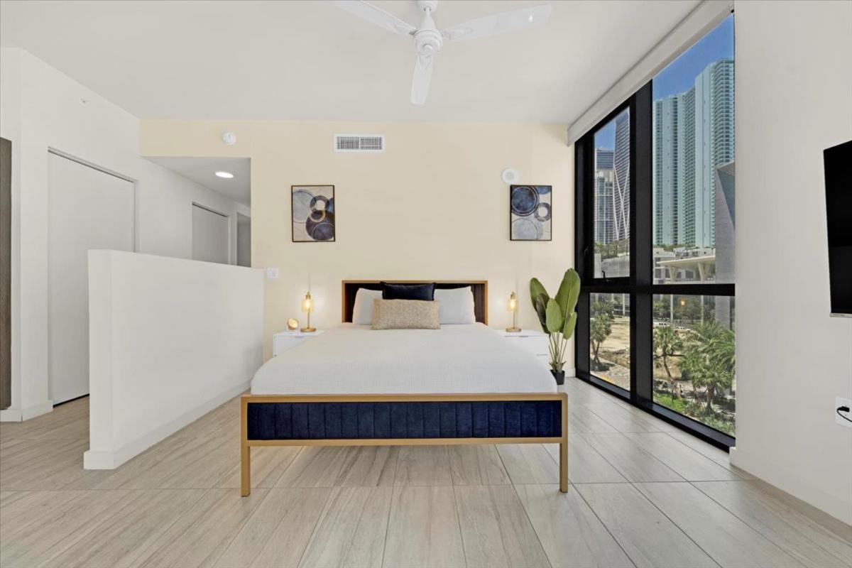 Devereaux Miami Luxury One-Bedroom And Studios Екстериор снимка