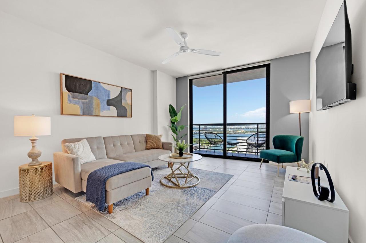 Devereaux Miami Luxury One-Bedroom And Studios Екстериор снимка