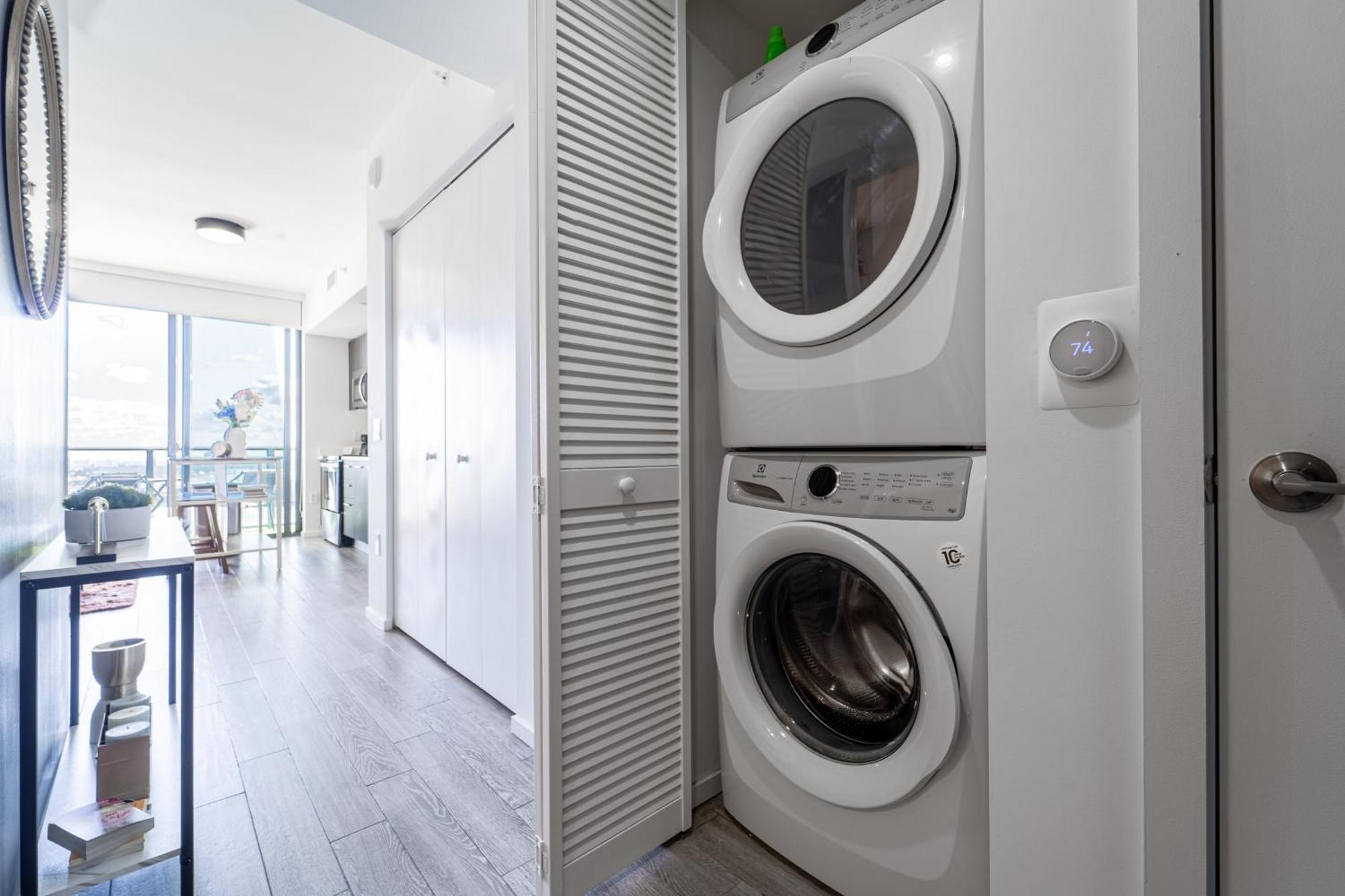 Devereaux Miami Luxury One-Bedroom And Studios Екстериор снимка