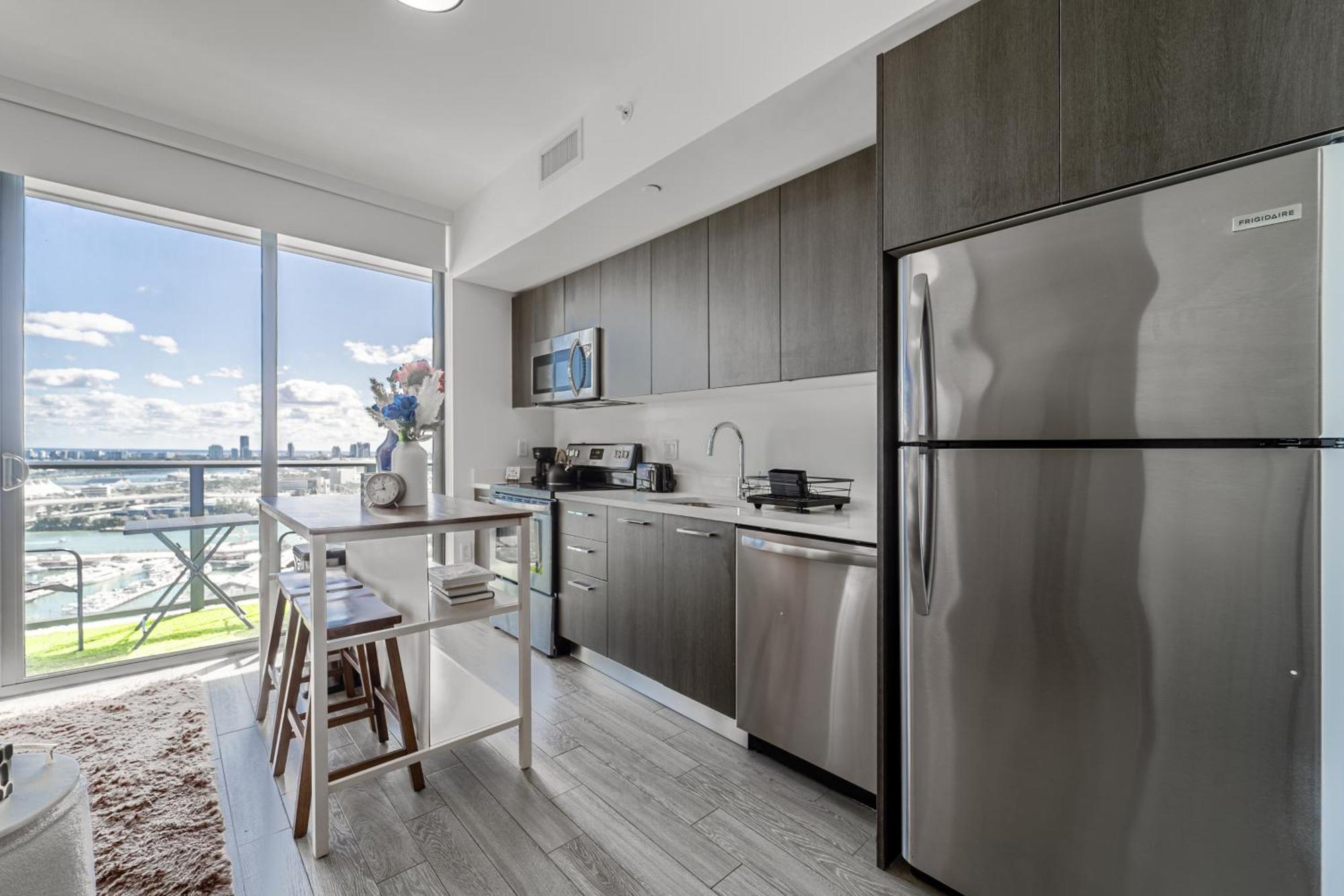 Devereaux Miami Luxury One-Bedroom And Studios Екстериор снимка