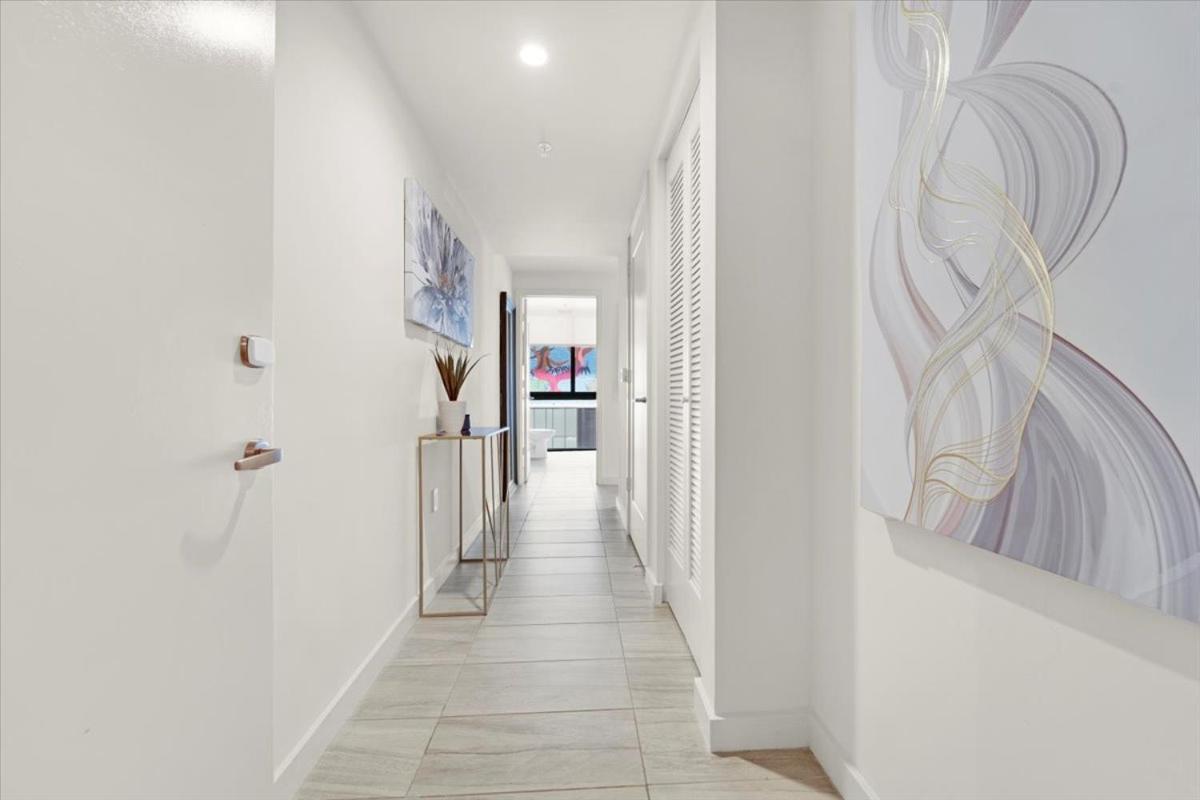 Devereaux Miami Luxury One-Bedroom And Studios Екстериор снимка